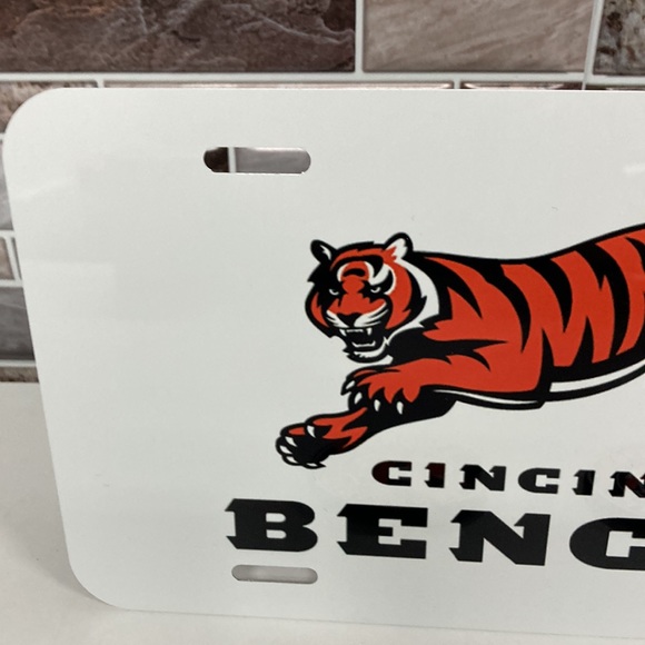 Cincinnati Bengals License Plate With Cup Holder Inserts - Picture 3 of 7